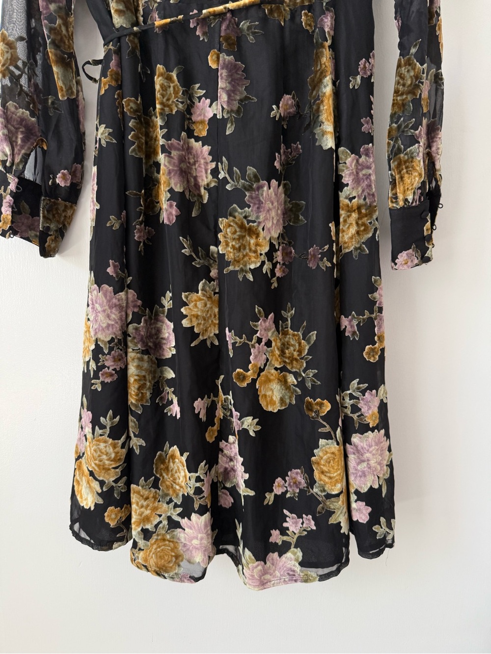 ASTR The Label Sonya Velvet Burnout Floral
Wrap Midi Dress - Picture 9 of 14